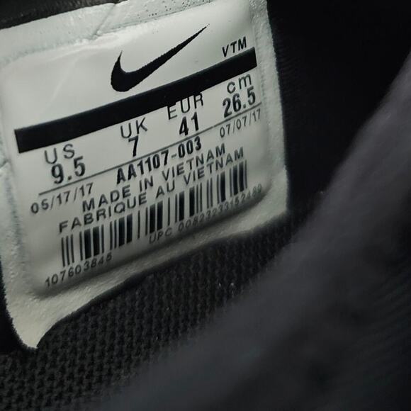 Nike - Picture 5 of 5